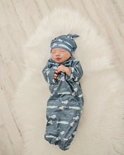 Load image into Gallery viewer, Boys Baby Gown w/ Hat