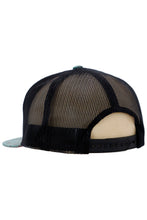 Load image into Gallery viewer, Solid Front Nylon Camo 7 Panel Flat Trucker Hat