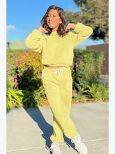 Load image into Gallery viewer, GKSS-22-3002B- Girl's 2 pc Pant Jog Set