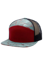 Load image into Gallery viewer, Solid Front Nylon Camo 7 Panel Flat Trucker Hat