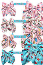 Load image into Gallery viewer, Dr.Seu** Character printed coquette hair bows. BW-2025-3