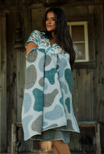 Load image into Gallery viewer, Camo Throw Blanket