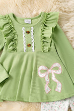 Load image into Gallery viewer, Green ribbed fabric tunic with floral applique bow and floral pants. OFG61403 Mon