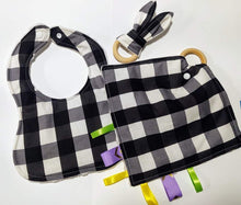 Load image into Gallery viewer, 3pc Bib set