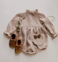 Load image into Gallery viewer, Linen Ruffle Collar Longsleeve