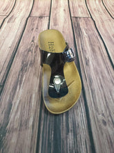 Load image into Gallery viewer, T-Strap H2K Sandals