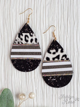 Load image into Gallery viewer, Teardrop Earrings