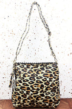Load image into Gallery viewer, Scalloped Purse w/Tassel